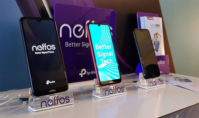 El smartphone Neffos X20 en su presentación en Madrid.