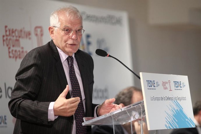El ministro de Asuntos Exteriores, Unión Europea y Cooperación en funciones, Josep Borrell, protagoniza el desayuno informativo organizado por Executive Forum bajo el título 'La Europa de la Defensa y la Seguridad', en Madrid (España), el 6 de noviembre