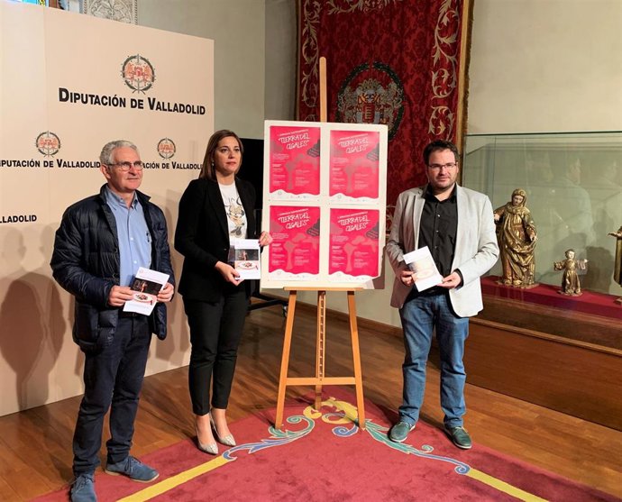 El secretario de la Ruta, Javier Arranz; la diputada Inmaculada Toledano, y el gerente de la Ruta, Miguel Ángel García, en la presentación de las V Jornadas Gastronómica 'Tierra del Cigales'.