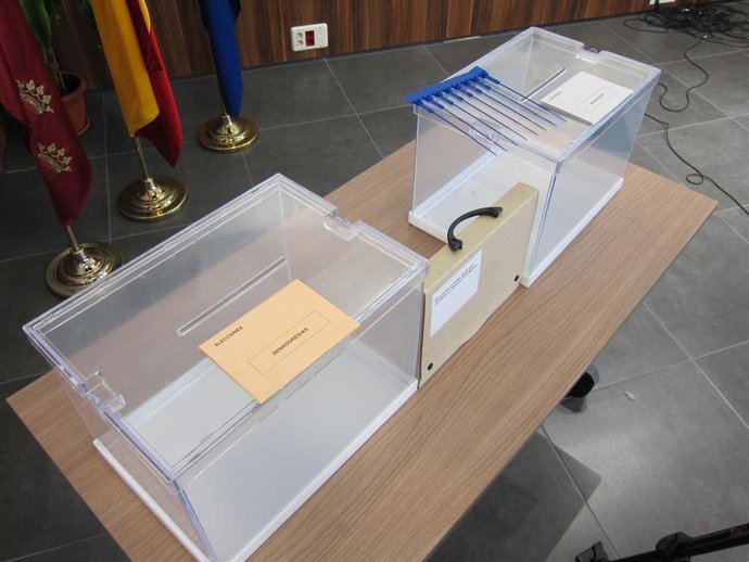 Urnas con motivo de las elecciones generales del 10 de noviembre