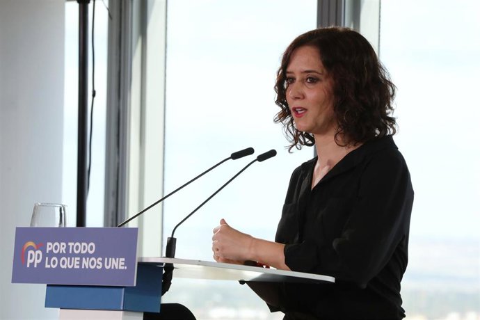 La presidenta de la Comunidad de Madrid, Isabel Díaz-Ayuso (PP), interviene en un acto durante una visita al proyecto de Madrid Norte, en Madrid (España), a 3 de noviembre de 2019