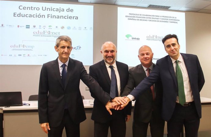 El Proyecto Edufinet, impulsado por Unicaja Banco y la Fundación Unicaja, y la Conferencia Española de Decanas y Decanos de Economía y Empresa (Confede)  firman un acuerdo de colaboración para promover la educación financiera