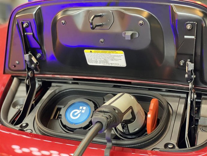 Los vehículos eléctricos de ocasión tardan en venderse el doble que los de combustión, según Sumauto