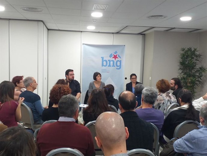 La portavoz nacional del BNG, Ana Pontón, en un encuentro con delegados de automoción de la CIG, en Vigo.