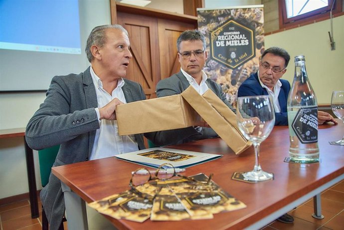 Acto de apertura de sobres del Concurso Regional de Mieles