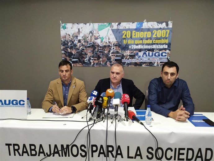 El portavoz nacional de la AUGC, Juan Fernández; el secretario general de la AUGC, Alberto Moya, y el secretario general provincial de la delegación de Barcelona-Girona, Alfonso Merino.