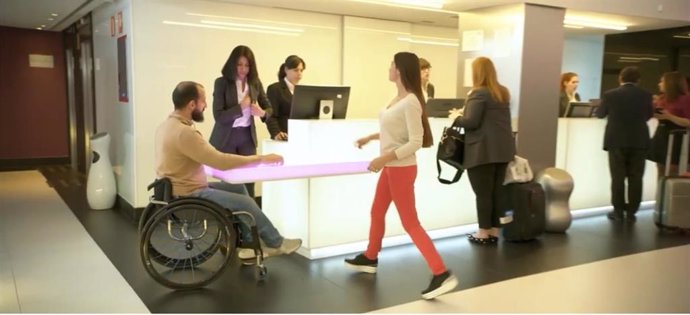 Las ciudades españolas suspenden en la inclusión digital de personas con discapacidad