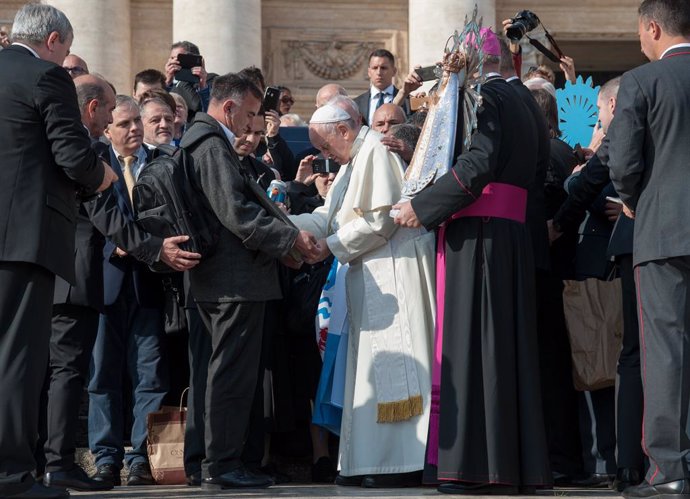 El Papa denuncia un mundo donde prima "la búsqueda egoísta del interés nacional"