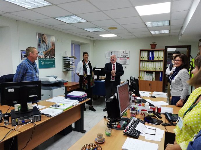Jesús Aguirre visita el Área Sanitaria Bahía-La Janda
