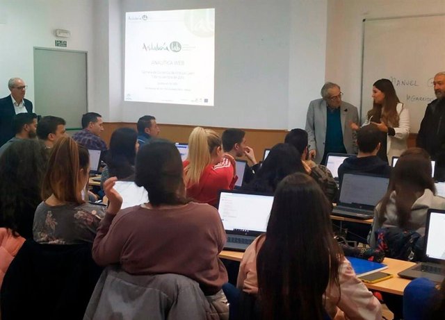 Curso para empresarios y profesionales turísticos sobre analítica web.