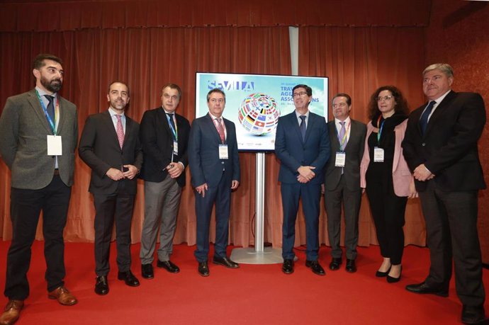 Apertura de la 5 Cumbre de Asociaciones de Agencias de Viajes en Sevilla