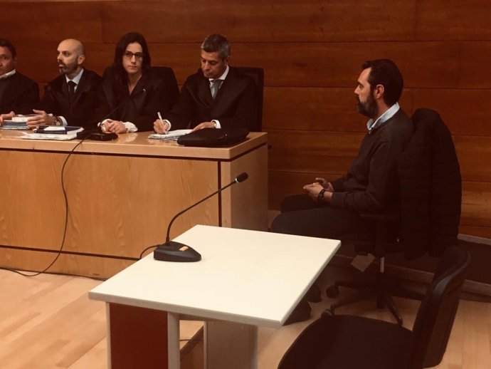 Miguel López, este jueves, ante el jurado en la última sesión del juicio.