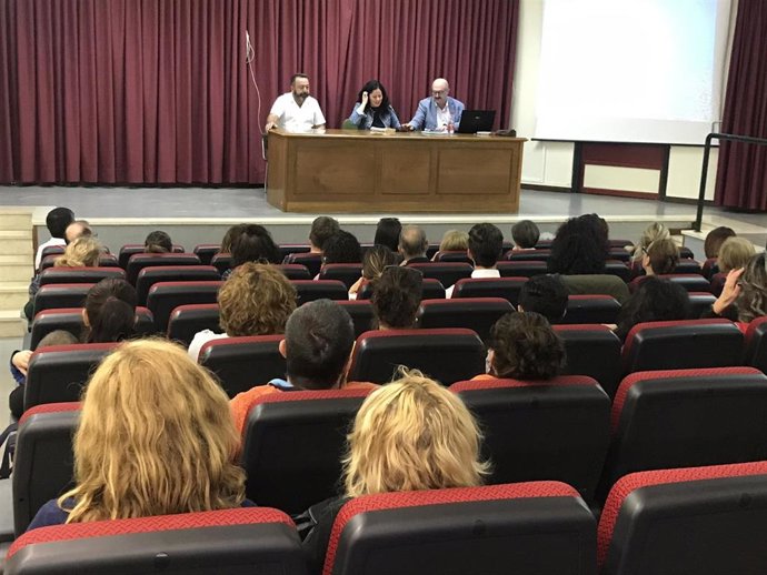 Comienza 'Diálogos Familiares', la terapia grupal que mejora la comunicación en los hogares de Alcalá