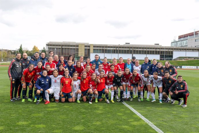 Fútbol.- La selección femenina ensaya su duelo ante Polonia con victoria (3-2) a