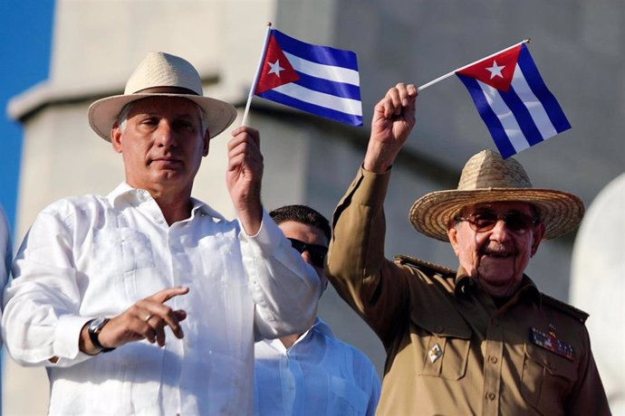 Miguel Díaz-Canel y Raúl Castro el 1 de mayo en La Habana