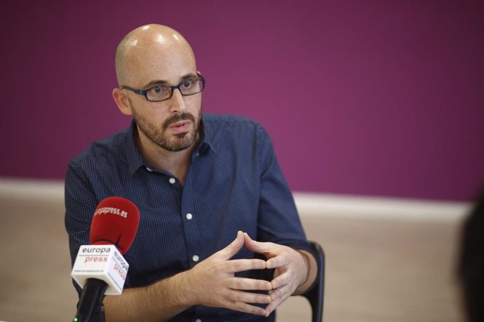 El secretario de Economía de Podemos, Nacho Álvarez, durante una entrevista con Europa Press