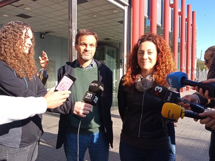 Jaume Asens i Aina Vidal (comuns) en declaracions als mitjans.