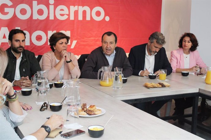 Pérez, Lima, Ruiz Espejo y López en un encuentro sectorial del PSOE de Málaga