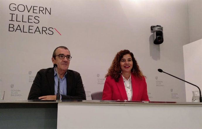 El vicepresidente Yllanes y la portavoz del Govern, Pilar Costa.