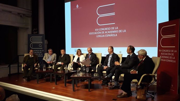 Mesa redonda sobre la edición en español en el Congreso de las Academias de la Lengua