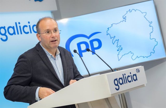 El secretario general del PP de Galicia, Miguel Tellado, en rueda de prensa.