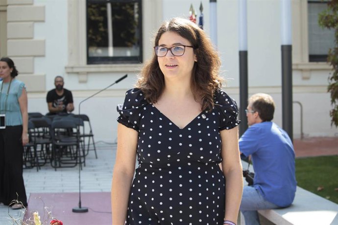 La diputada de Podemos-Equo en La Rioja y nueva consejera de Paritcipación Cooperación y Derechos Humanos del Gobierno de La Rioja, Raquel Romero Alonso, durante el acto de toma de posesión de los nuevos consejeros del Ejecutivo riojano.