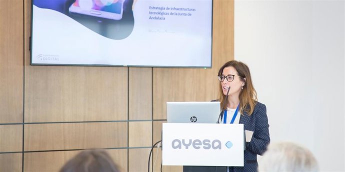 La directora general de Transformación Digital de la Consejería de Hacienda, María Pérez Naranjo, en la jornada organizada por Ayesa.