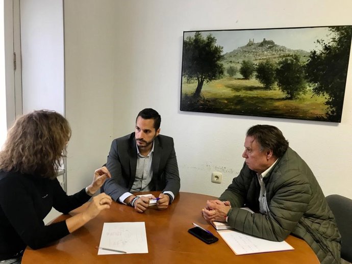 Reunión entre el Ayuntamiento de Olvera y Diputación