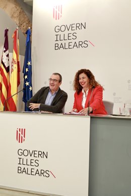 El vicepresident Juan Pedro Yllanes i la portaveu del Govern, Pilar Costa.