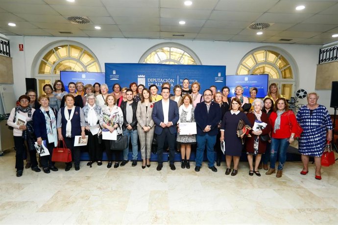 Clausura de los talleres 'Carmen de Burgos' en la Diputación