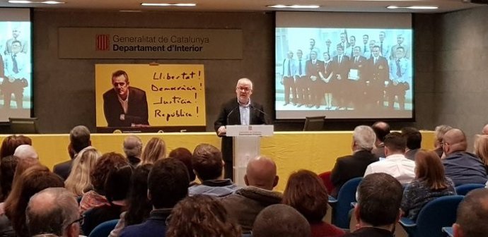 Homenaje al exconseller Quim Forn en la Conselleria de Interior de la Generalitat con el secretario general Brauli Duart.