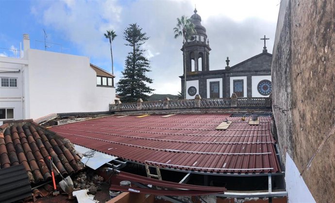 Techumbre provisional del Ateneo de La Laguna