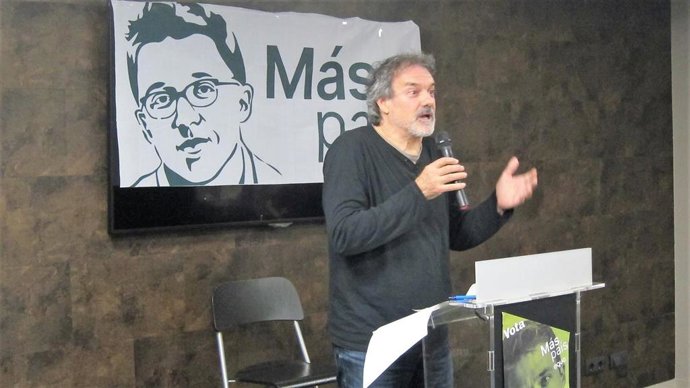 El cabeza de lista al Congreso de Más País por Bizkaia, Txema Urkijko, en el cierre de campaña en Bilbao.