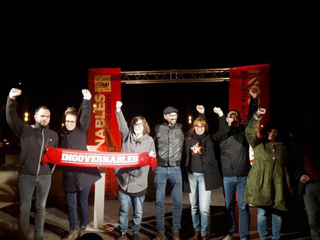 Mireia Vehí, Eulàlia Reguant y Vidal Aragonés (CUP) en el mitin final de campaña, en Sabadell (Barcelona), antes de las elecciones generales del 10 de noviembre de 2019