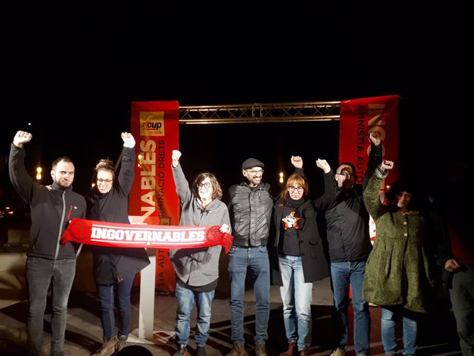 Mireia Vehí, Eullia Reguant i Vidal Aragonés (CUP) en el míting final de campanya, a Sabadell (Barcelona), abans de les eleccions generals del 10 de novembre de 2019