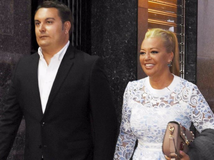 Belén Esteban se reúne con los testigos de su boda para organizar todos los detalles