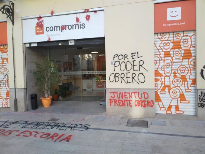 Pintadas en la sede de Compromís en Valncia