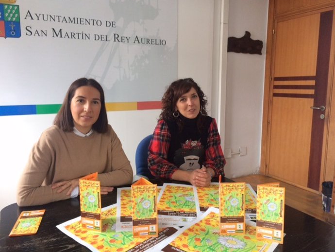 La concejala de Cultura, María Alonso, y la vicepresidenta de Apivana, Noemí Olmedo.
