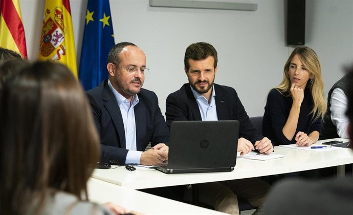 Fotos de Pablo Casado en la jornada de reflexión en Barcelona.