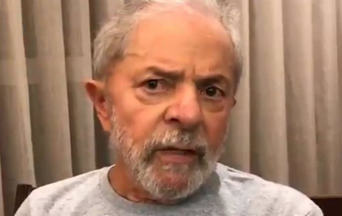 Brasl.- 'Lula' se declara "libre" y con "deseos de lucha" en un mensaje a la Izq