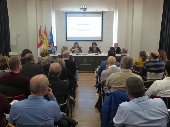 L Gobierno regional organiza una jornada para incentivar la participación de las pymes en la licitación del acuerdo marco de mantenimiento de vehículos ligeros.