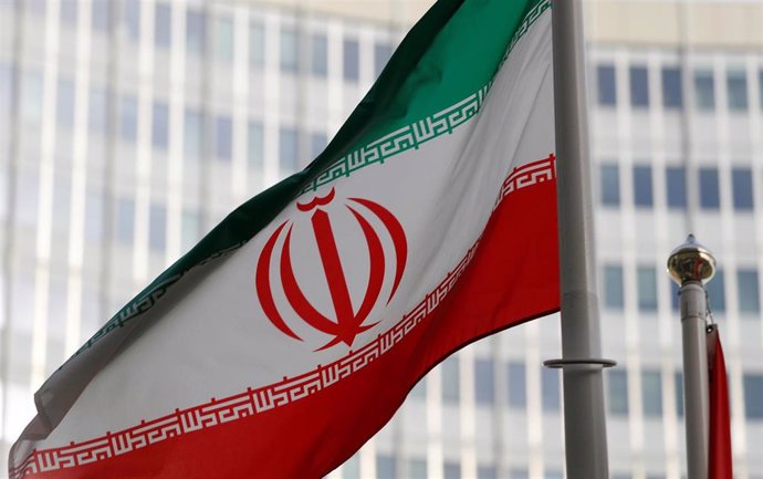 Bandera de Irán ante la sede de la AIEA