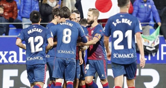 Fútbol/Segunda.- (Crónica) El Huesca se pone segundo y el Numancia sigue su buen