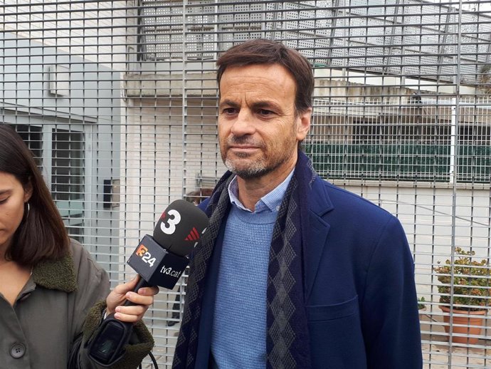 Jaume Asens (ECP) vota en la Escola Fort Pienc