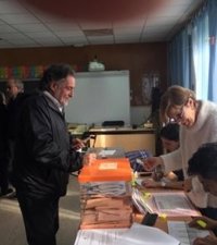 Pepu Hernández anima a votar "masivamente" en los comicios para "reforzar la democracia"