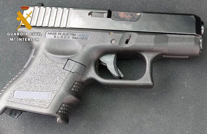 Detienen a un hombre por amenazar con una pistola a los clientes de un bar en Cúllar Vega