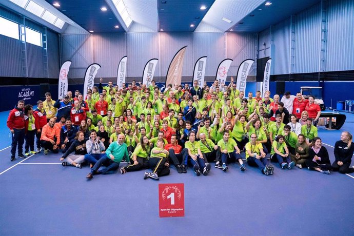 La Fundación Rafa Nadal reúne en Mallorca a un centenar de tenistas Special Olympics.