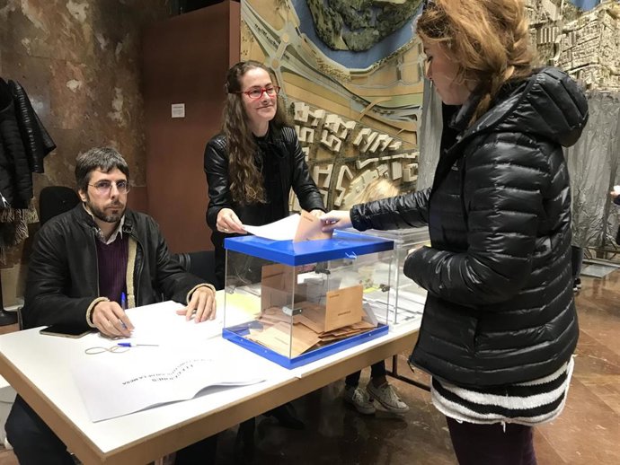 Jornada electoral del 10N en Zaragoza.