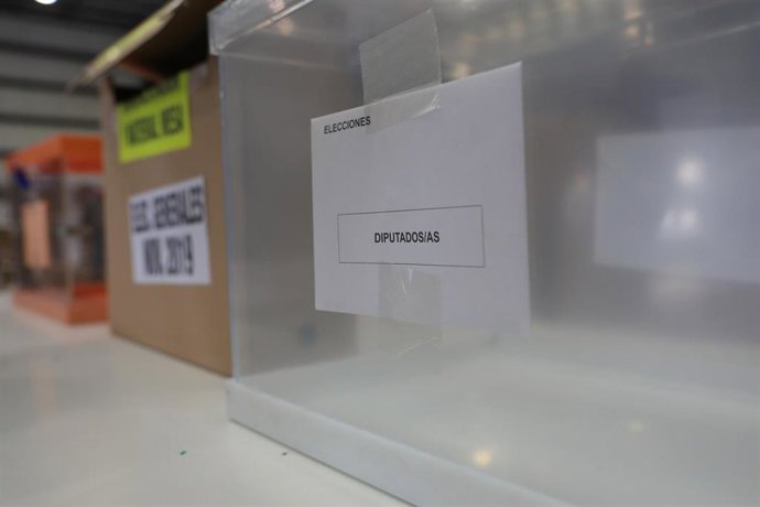 Urna de los diputados/as, en las elecciones generales del 10N 