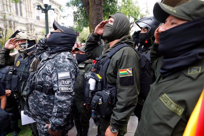 Policías que se han sumado a las protestas contra Evo Morales en La Paz
